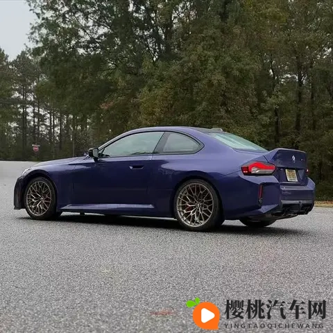 全新宝马M2 CS实车亮相 外观战斗 动力升级-1