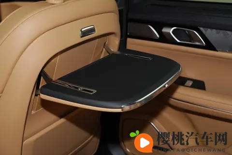 上市即热销!这款燃油车凭什么?看完配置清单,我懂了-3