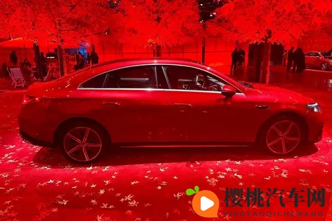 班花上课自慰被老师摸湿:校园惊曝:道德困境事件引发热议-2