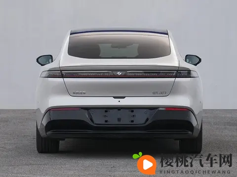 全球首款四轮毂电机量产车!东风eπ 007落地-3