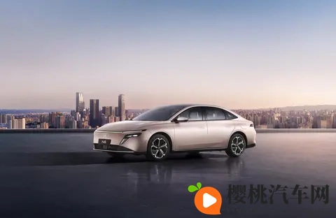 12万起售的日产N6，比银河A7贵3万，凭啥敢叫板自主插混？-1