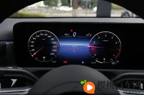 差价244万怎么选？奔驰A级136马力丐版没雷达，建议直上163马力-1