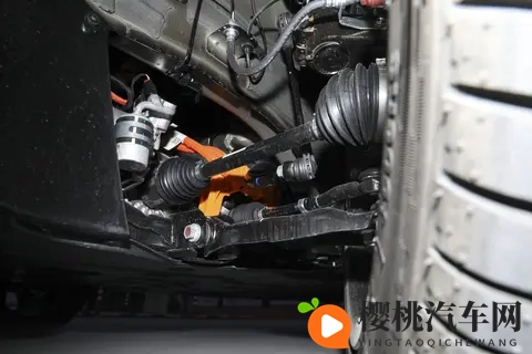 埃安 AION i60,广汽又出一款家用车,细节都考虑了,适合家里用-2