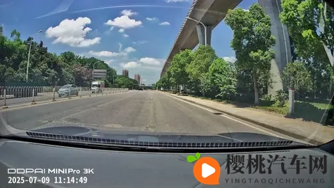 不漏录+小巧安装!2025年高性价比记录仪盘点,新车必备不踩坑-2