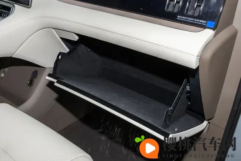 拒绝“凑合”!腾势N8L:带 N9 同款黑科技,家庭用户会买账?-2