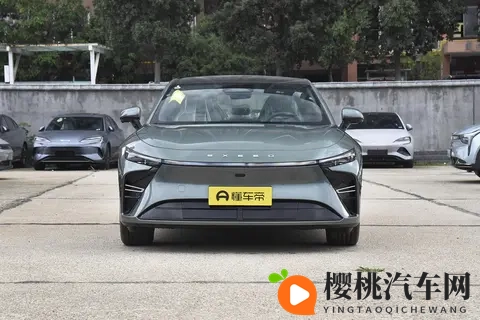 新能源车家用推荐！这车配8295芯片，空间大，安全性高，值得一看-2