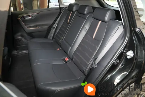 300公里露营+通勤实测,总算懂为啥丰田威兰达是家用 “香饽饽”-2