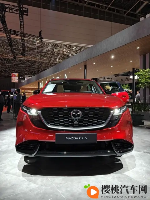实拍新一代马自达CX-5欧版：可预见的不愁卖，但长马动作要加快-3