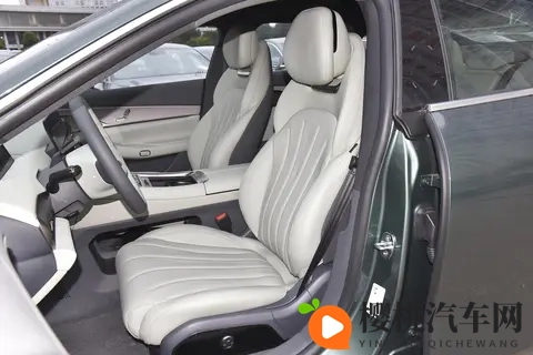 新能源车家用推荐！这车配8295芯片，空间大，安全性高，值得一看-1