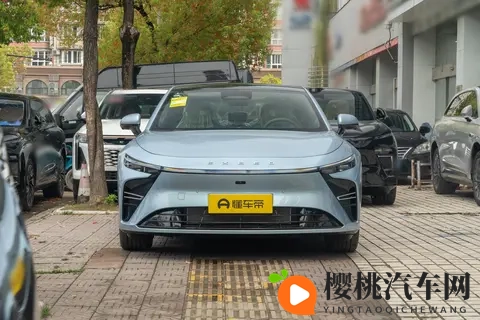 37秒破百+1645公里续航，星纪元ES凭什么搅动20万级新能源市场？-1