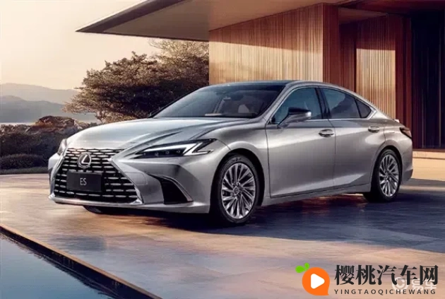 潘金莲的奶又白又大：汽车配置大揭秘：白皙车身+超大空间，舒适体验升级-1