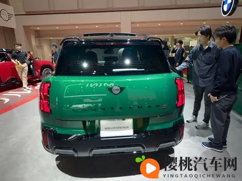 静态体验全新MINI COUNTRYMAN:更大更硬朗,更有创意的内饰-1