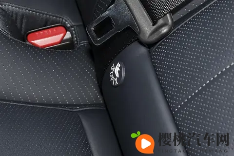 家庭出行选车不纠结?方程豹钛7 1300km续航+1880L空间太实用-1