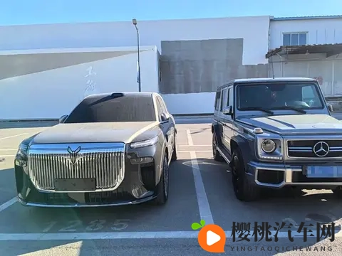 定位大六座插混SUV，和问界M9同级，岚图泰山实车现身-1