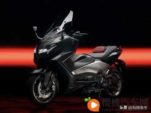 25年经典不改动力!TMAX纪念版靠红椅黑标吸睛,仅售一年争议大?-1