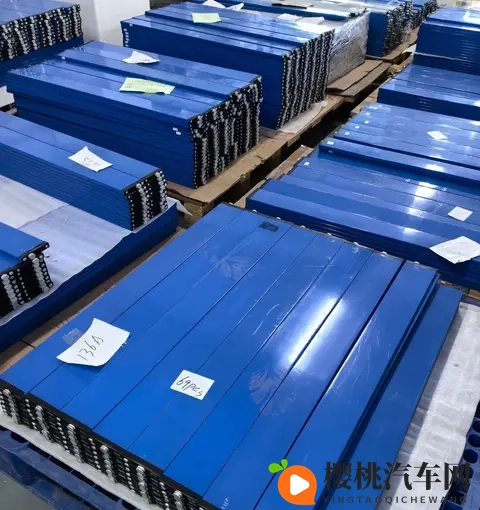 为什么比亚迪汉L用的是磷酸铁锂电池,而不是三元锂?-2