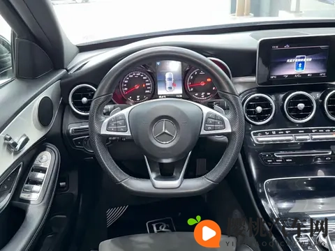 12万多拿下白色奔驰C级,体验优雅运动风?-3