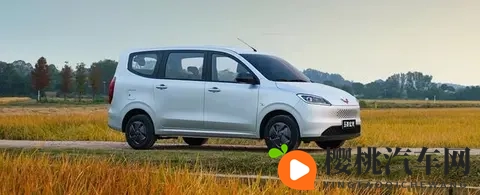 售价548万元起全系手动挡 全新五菱宏光燃油版正式上市-1