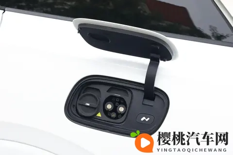 上市86天交付破3万，租电车价立减86万，这款大三排SUV适合家用-1