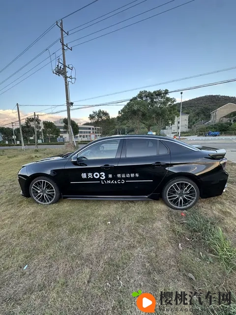 女生和男生一起差差差的APP：智能驾驶APP：革新驾驶体验，安全又便捷-3