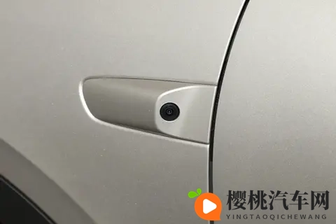 3799万的岚图泰山，到底能不能撼动百万级豪车的地位？-1