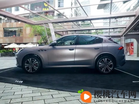 玛莎拉蒂豁出去了！从8988万跌至3588万，小米YU7危险了？-3