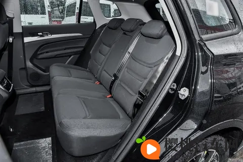 2025 款福特领睿车型配置与价格匹配度分析-1