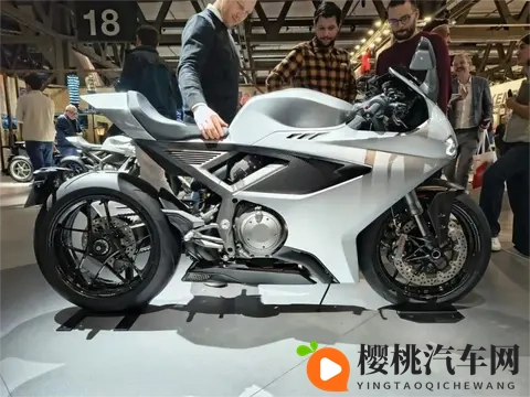 诺顿复活首发之作!曼岛TT传奇后裔Manx R实力几何?-1