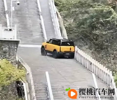 赔了护栏又折兵？奇瑞模仿路虎挑战失败，这笔账算得过来吗-1