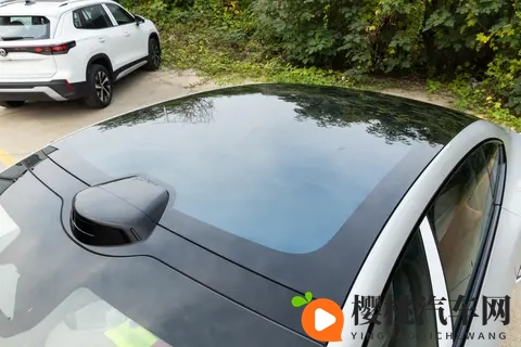 这款15万级四驱轿跑,37s破百,配激光雷达,轴距2915mm,太带劲-2