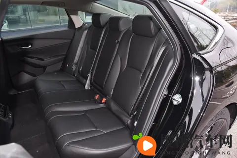 2025款英仕派典雅版，中型车性价比之王？-2