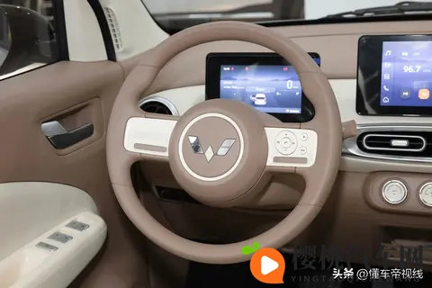 新车｜售558万元_续航301公里，五菱宏光MINIEV四门版新车型上市-1