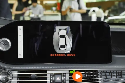 买雷克萨斯 LS 看这篇:家用选臻越,商务选豪华版-1