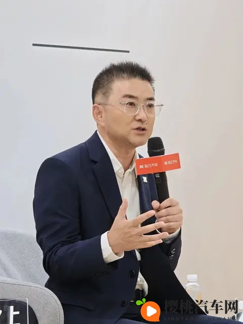 LS9上市后问智己：「上汽旗舰」真成了？-1