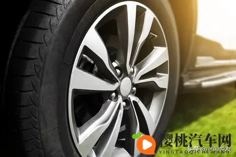 轮胎压着25,我却在高速上冒冷汗!老司机:这3个误区很危险!-2