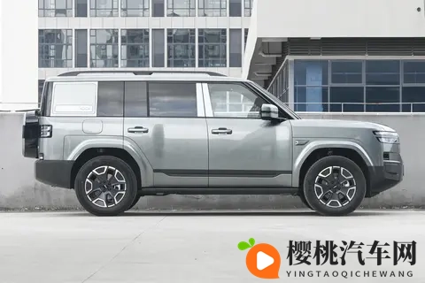 方程豹钛7：适合家用的中大型SUV，方方面面都能打？-3