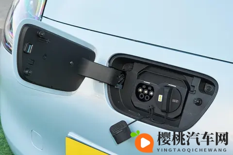 打扑克不盖被子的软件：智能驾驶娱乐结合，新体验颠覆出行-2