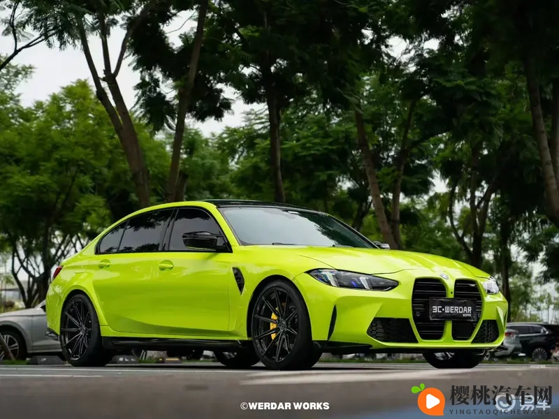 体育生打飞机:校园体育生意外事件,飞机模型引发热议-2