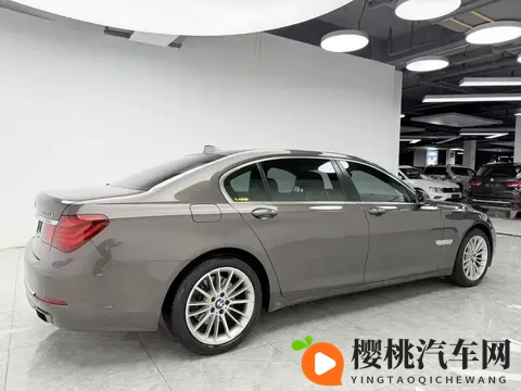 十年老友价!二手宝马740Li,豪华依旧,驾驭不凡!-2