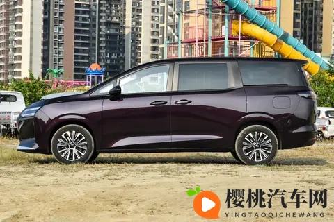 适合家用的7座MPV，五菱星光730 PHEV，真7座+电滑门，好开又好坐-1