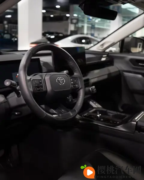 全新一代丰田RAV4插混版实车亮相 配25L动力 若国产能卖得好吗?-3