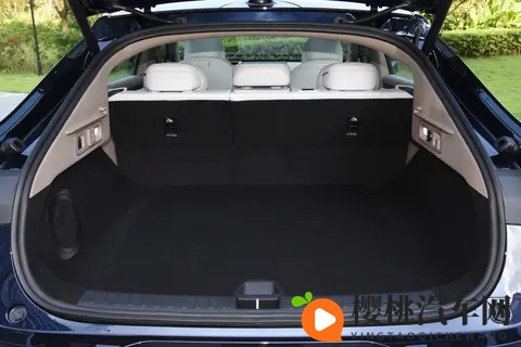 长安启源 A06 2026 款 增程版：CLTC 纯电续航 240km轴距 2922mm配置体验-2