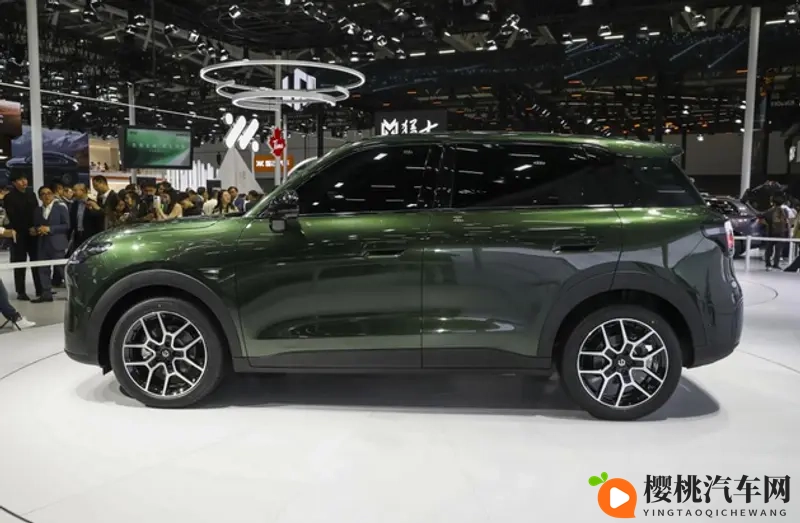 10万元内首搭激光雷达 零跑A10广州车展首秀-1