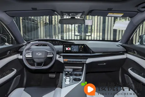 11 万级纯电 C 级车试驾体验:长安启源 A06 的那些实用亮点-1