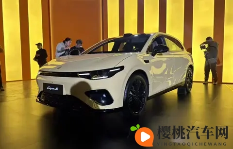 零跑Lafa5开启预售,1059万起实现你的“拉法梦”-3