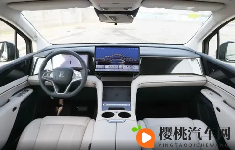 26款比亚迪夏上市，价格下调配置缩减，是好是坏？-1