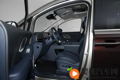 26款岚图梦想家 PHEV 乾崑Ultra车型的体验如何?-1