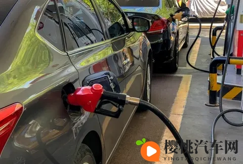 车船税新政实施,油箱盖变沉,30升以上车主纷纷沉默。-3