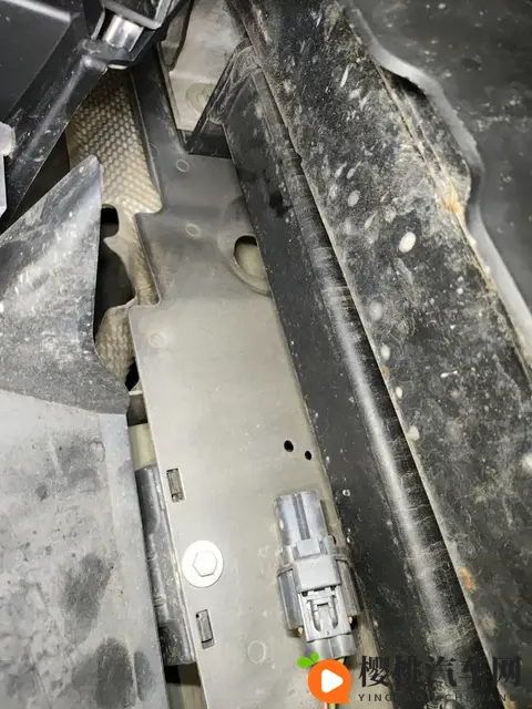 48万多拿下陆地猛虎,一手准新路虎揽胜运动版-1