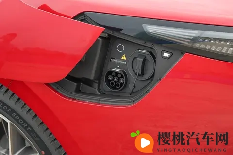 从动力到续航都惊喜!2025 款星纪元 ES 试驾,附 11 月专属购车福利-1